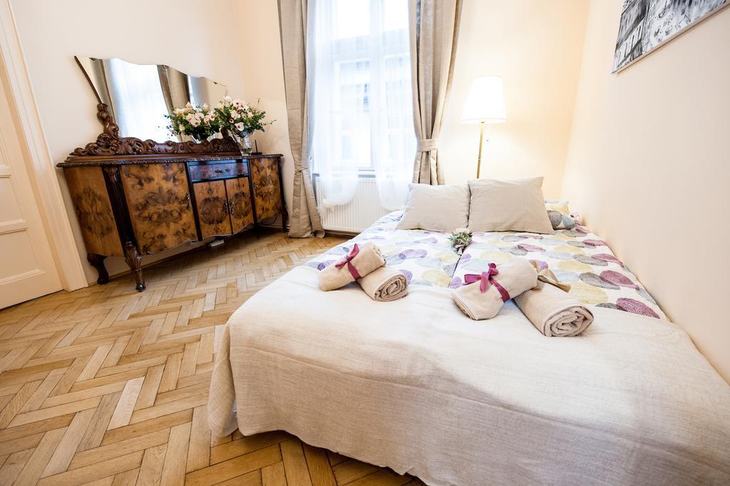 Apartments Roman Краков Экстерьер фото